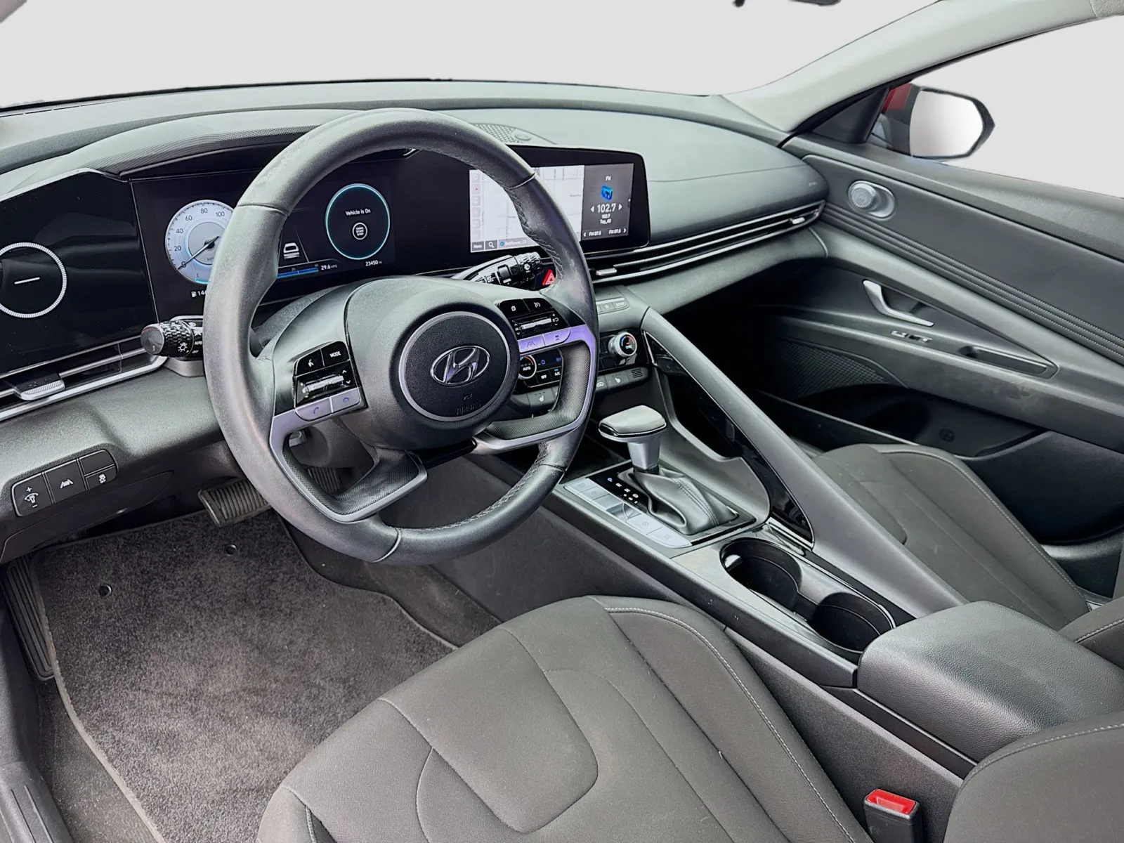 Hyundai Elantra photo 7