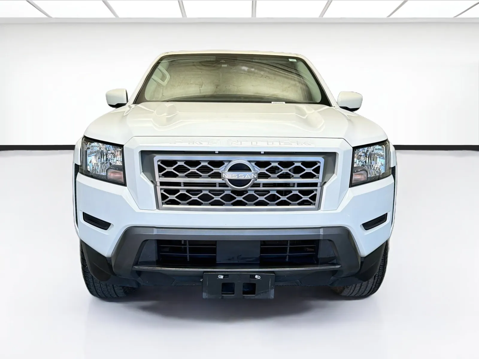 Nissan Frontier photo 2