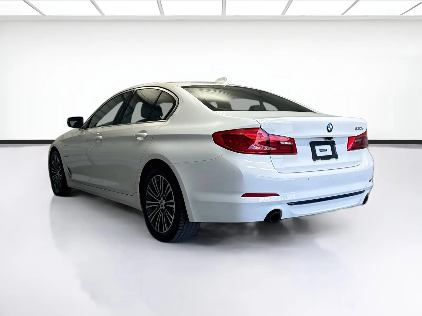 BMW 5 Series photo 6