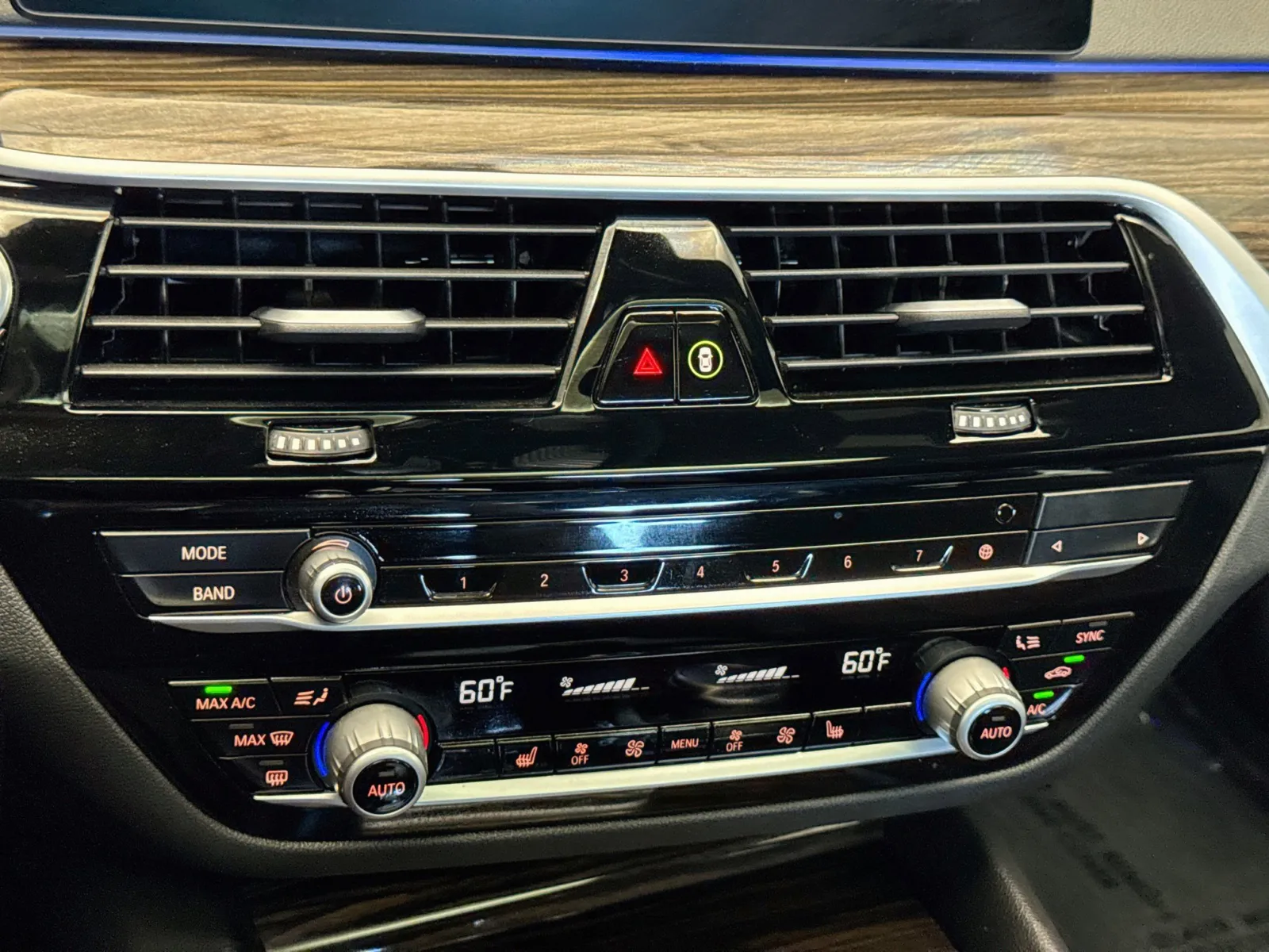 BMW 5 Series photo 12