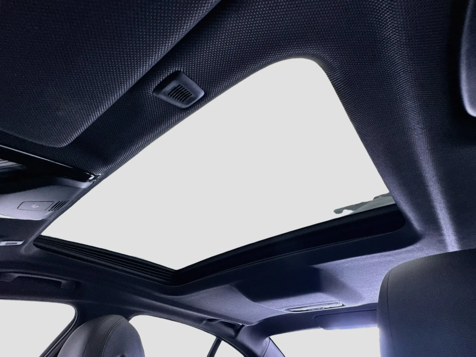 BMW 5 Series photo 14