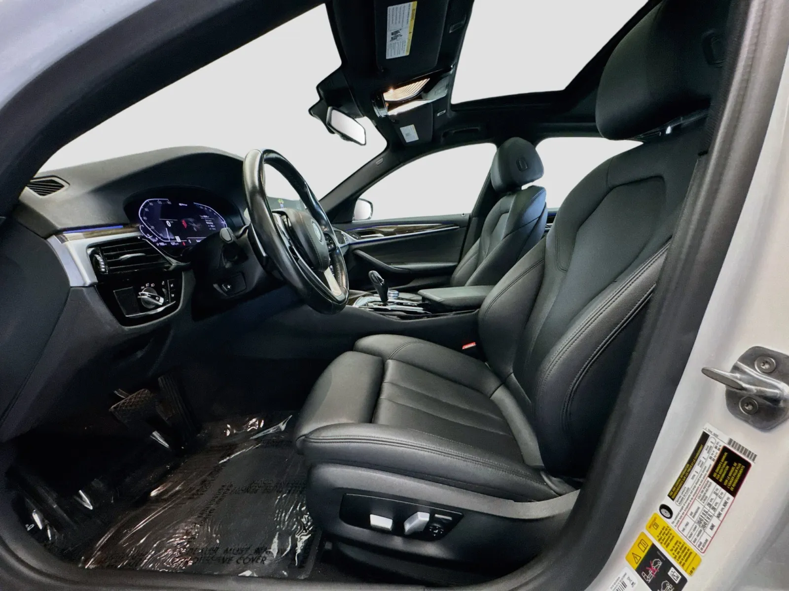 BMW 5 Series photo 13