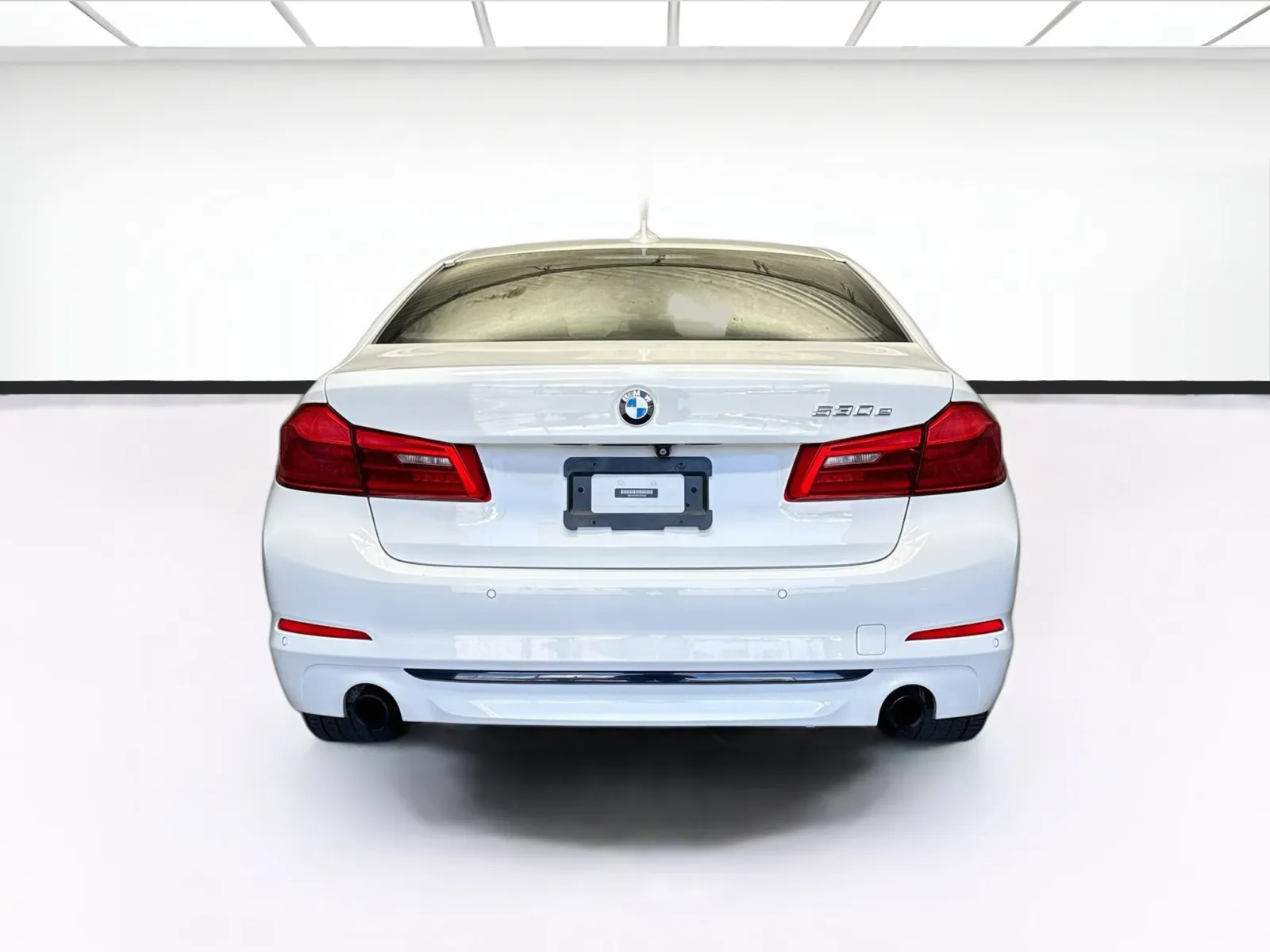 BMW 5 Series photo 5