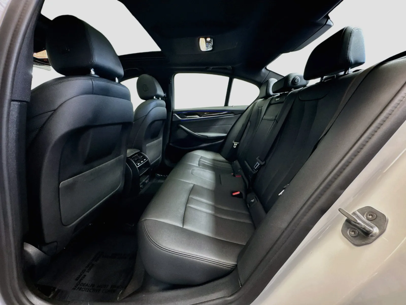 BMW 5 Series photo 16