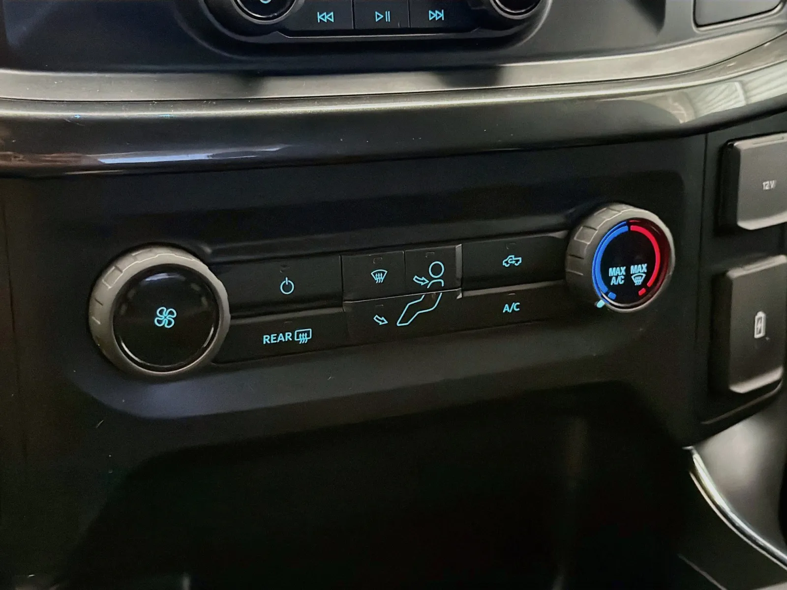 Ford F-150 photo 10