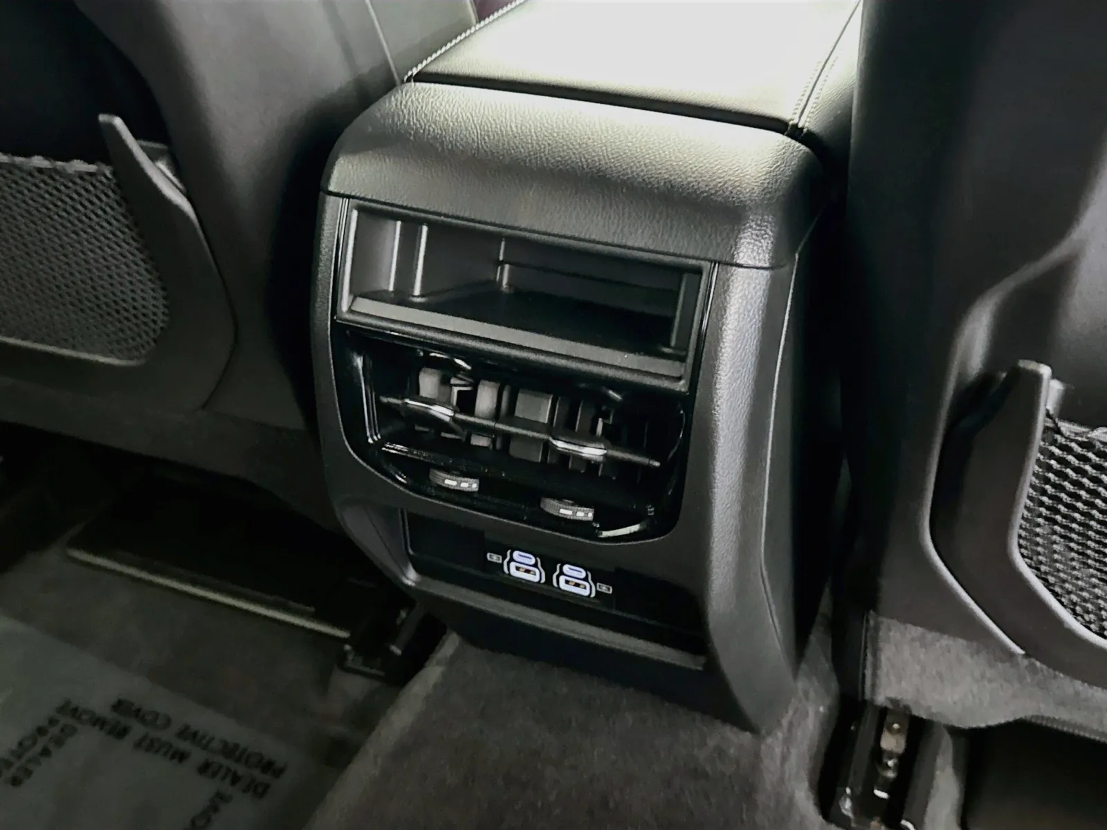 Jeep Grand Cherokee photo 17