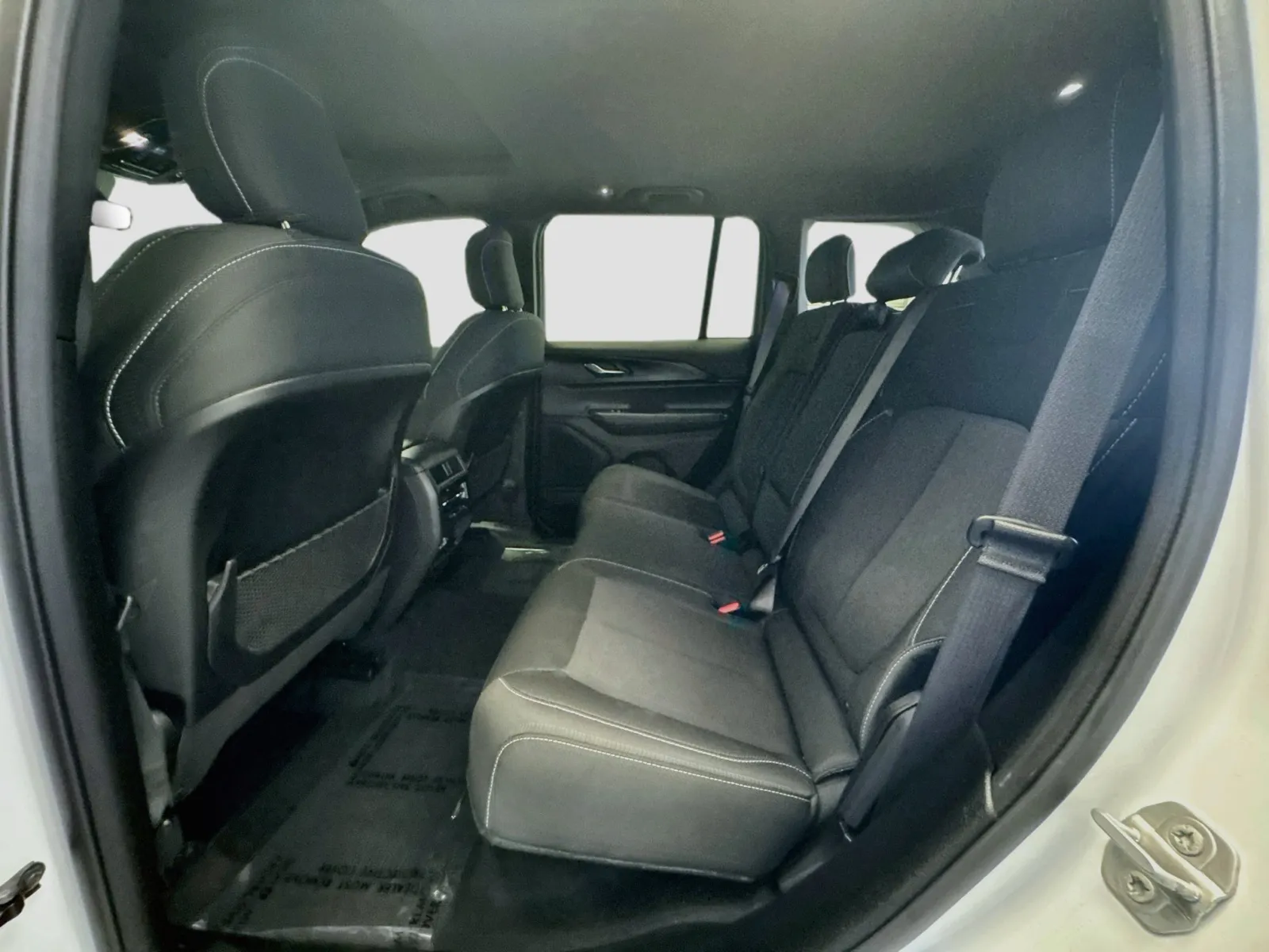 Jeep Grand Cherokee photo 16