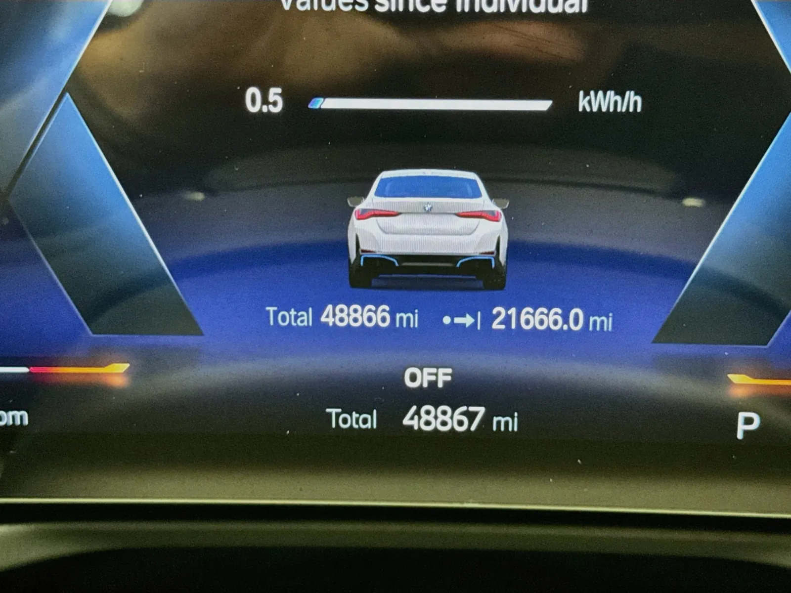 BMW i4 photo 8