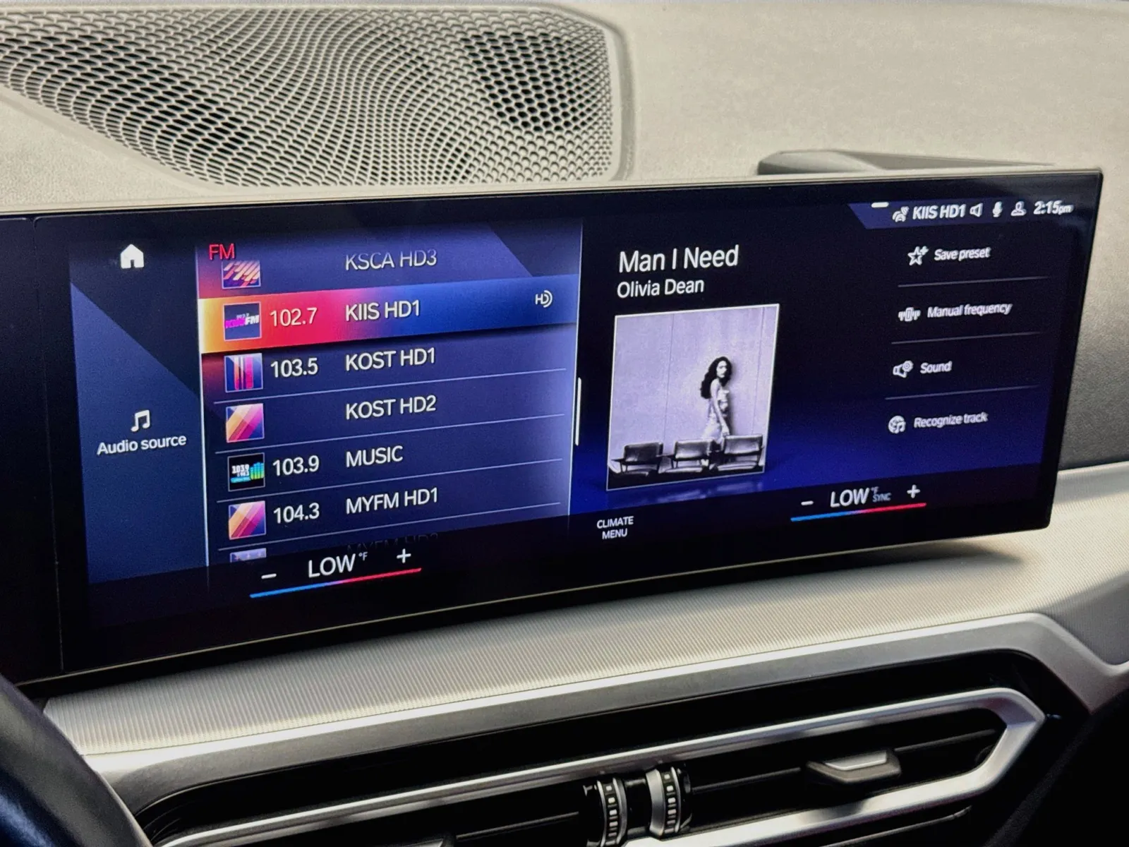 BMW i4 photo 11
