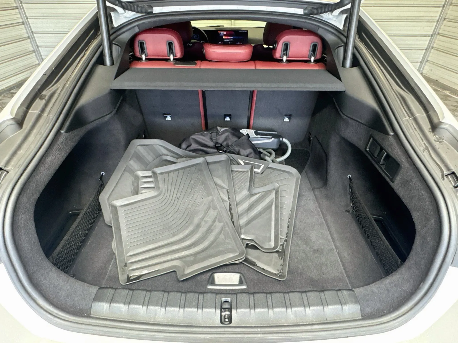 BMW i4 photo 18