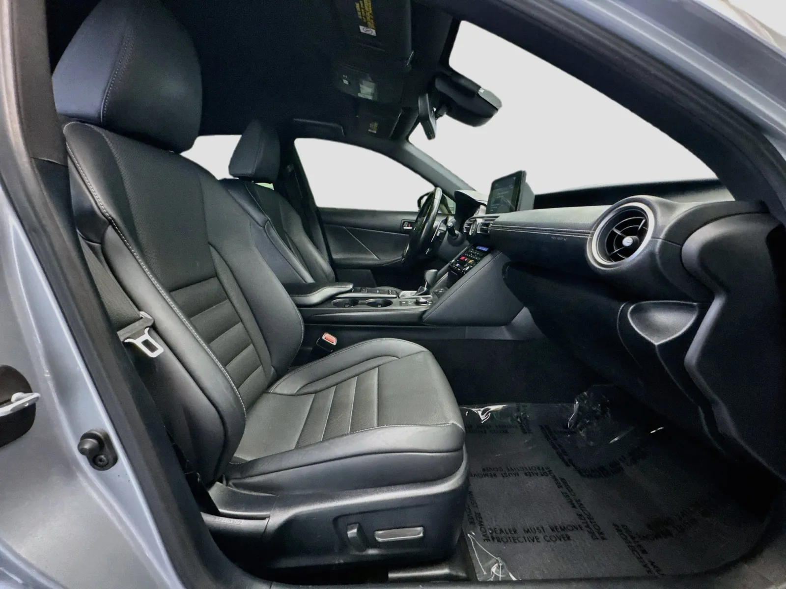 Lexus IS photo 19