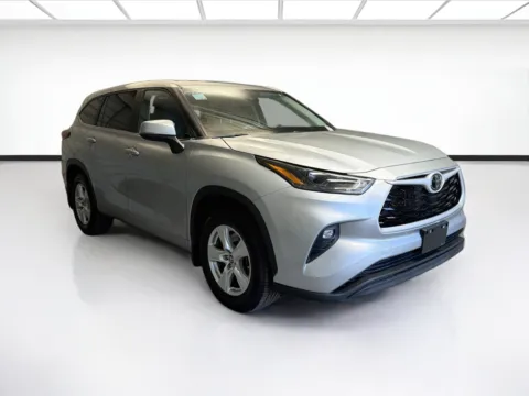 Another view of 2023 Toyota Highlander LE for sale in Montclair, CA at STG Montclair