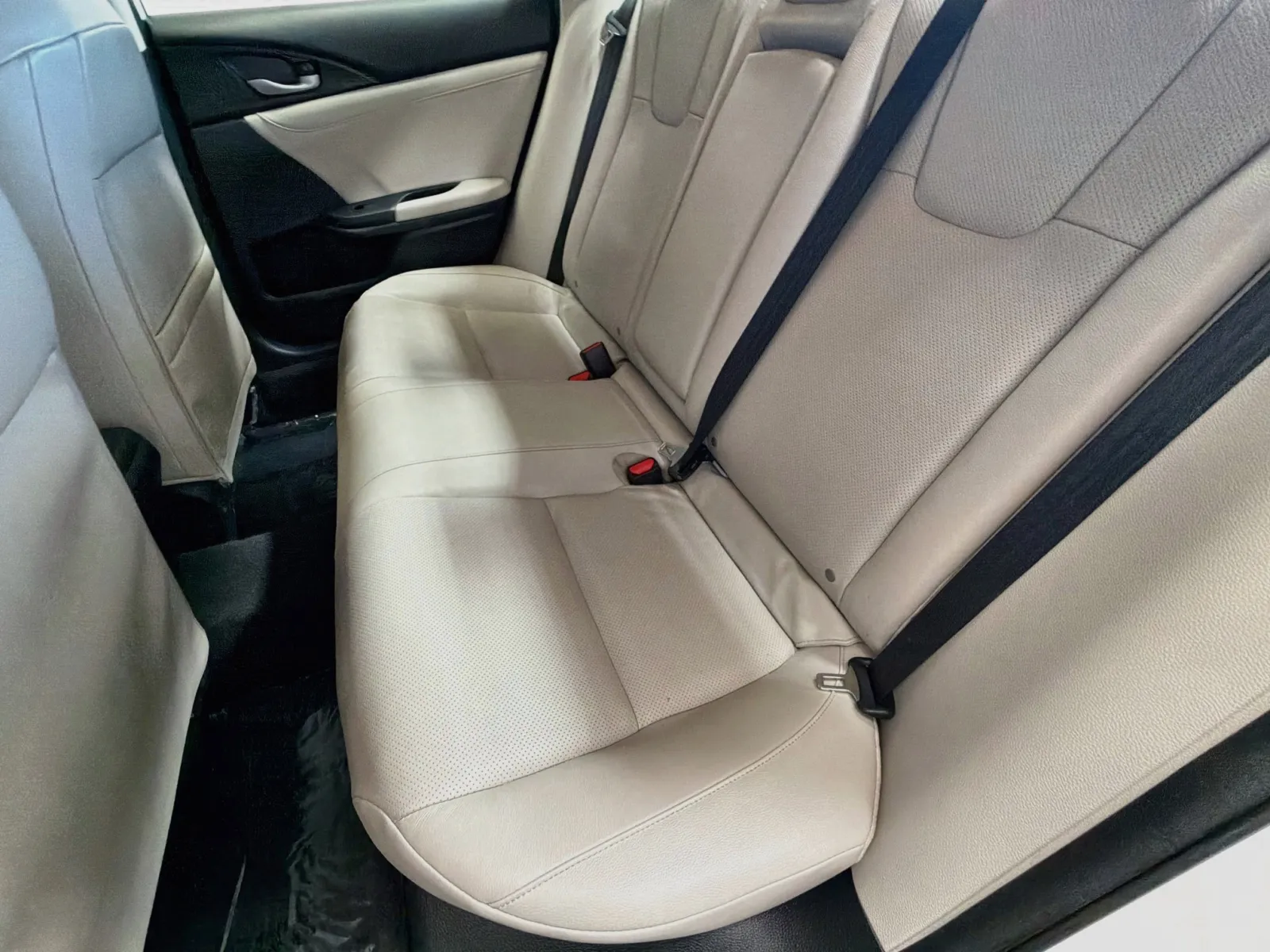Honda Insight photo 13