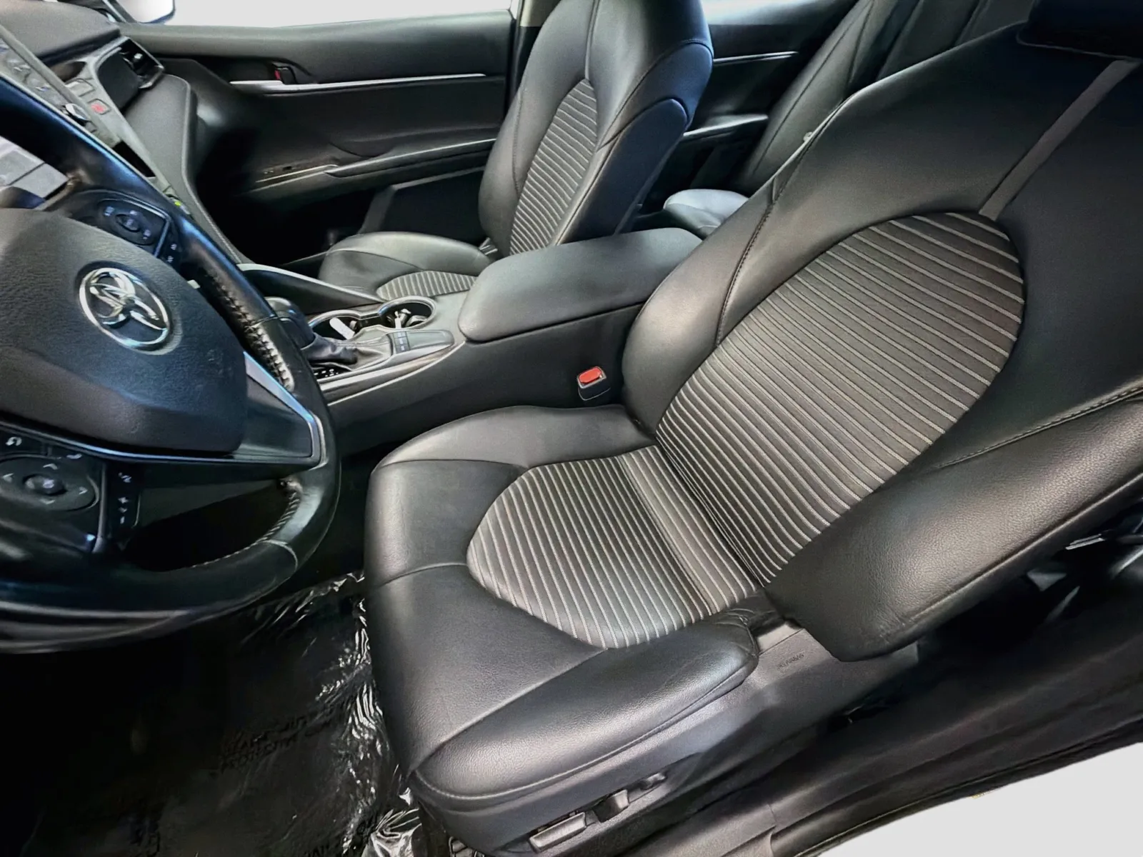 Toyota Camry photo 11