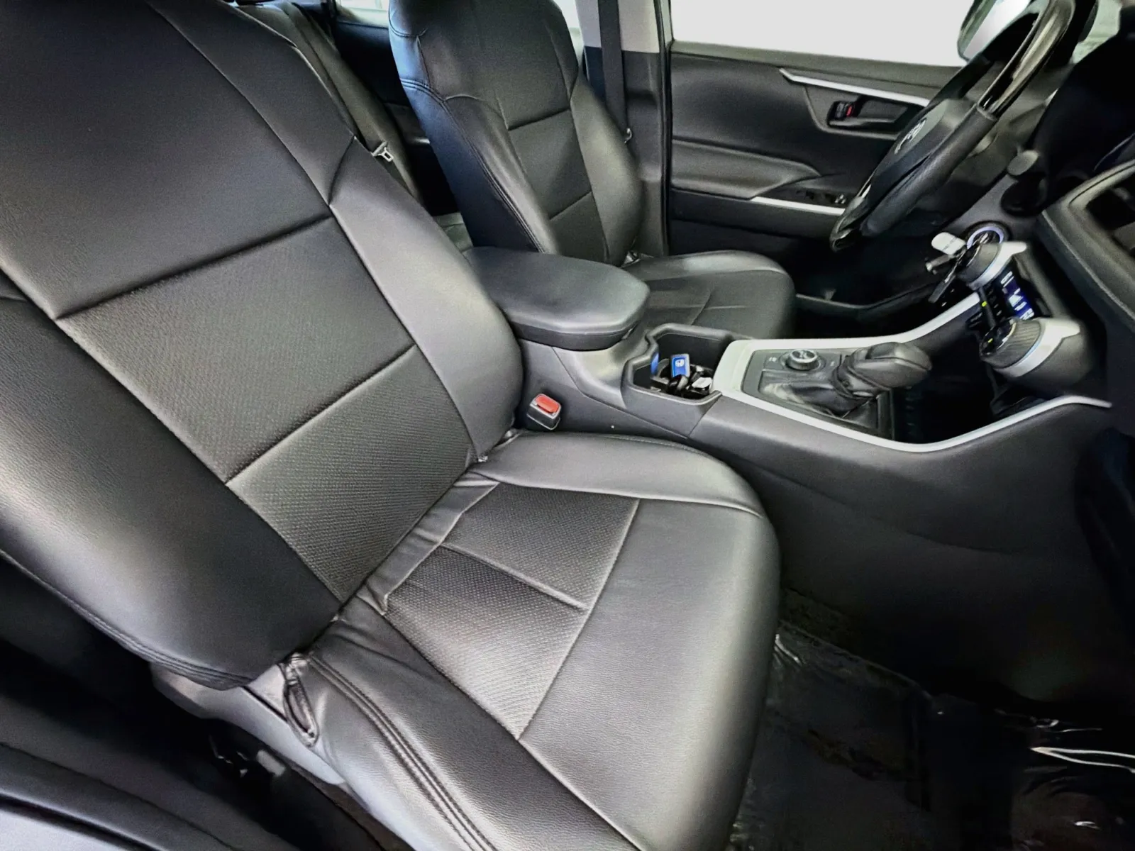 Toyota RAV4 photo 15