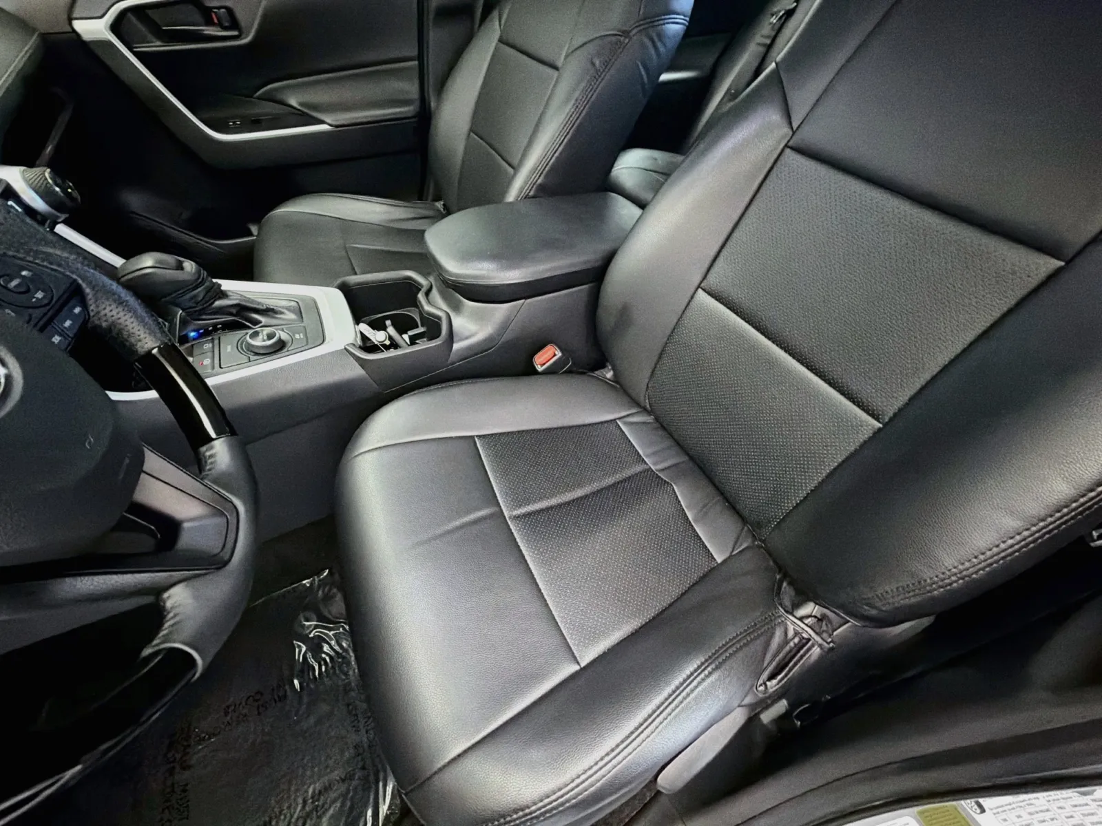 Toyota RAV4 photo 11