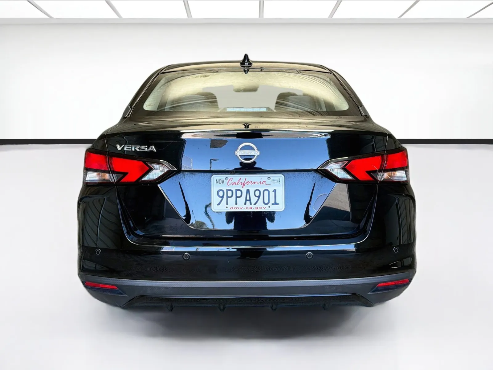 Nissan Versa photo 5