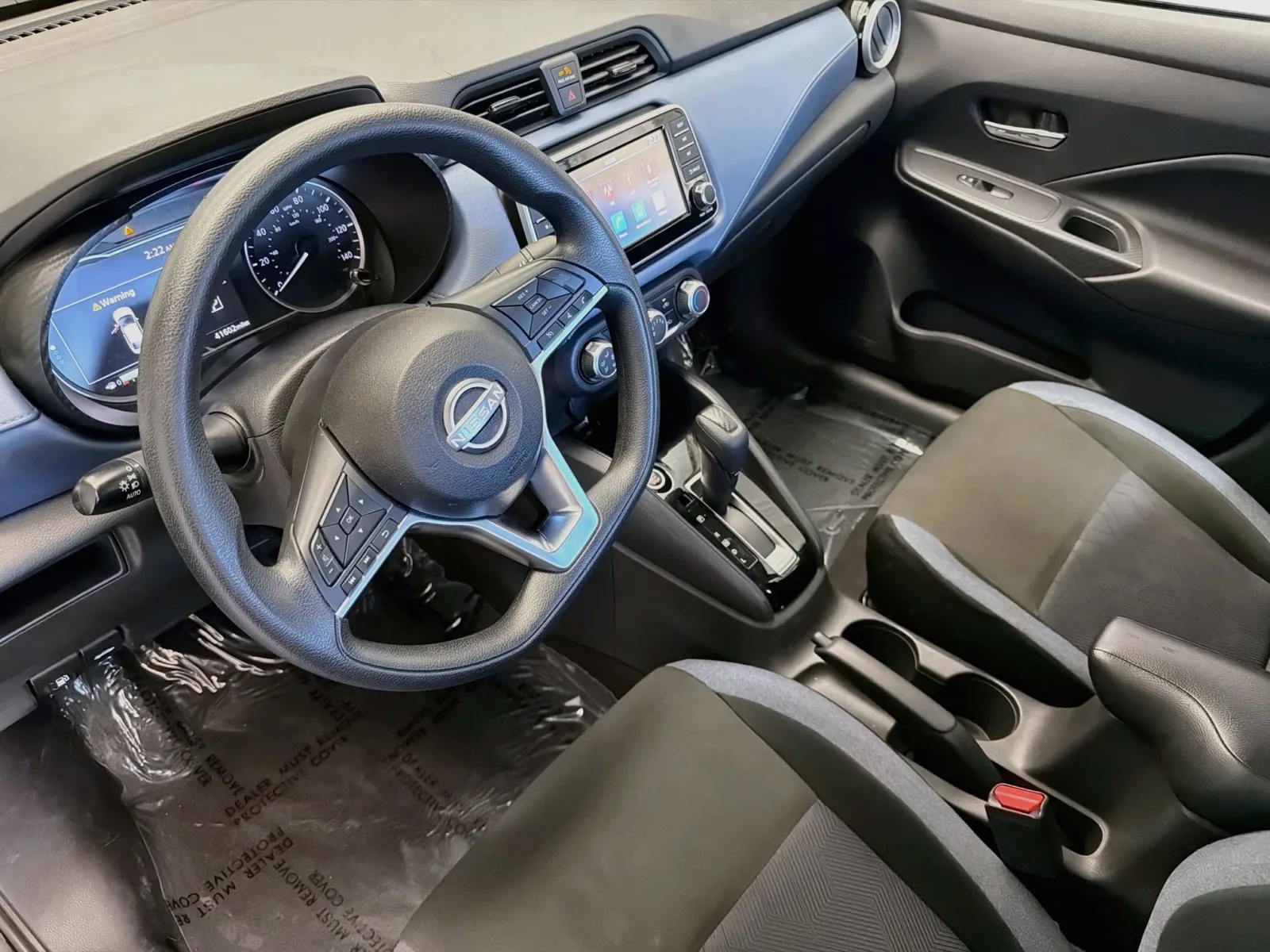Nissan Versa photo 7