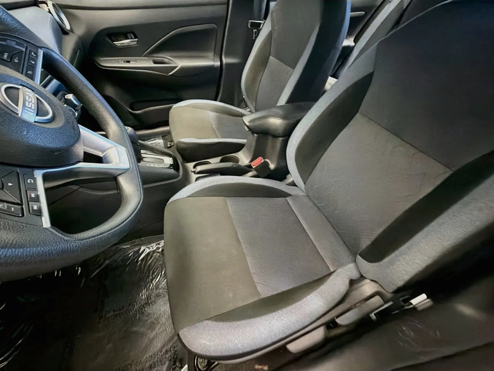Nissan Versa photo 11