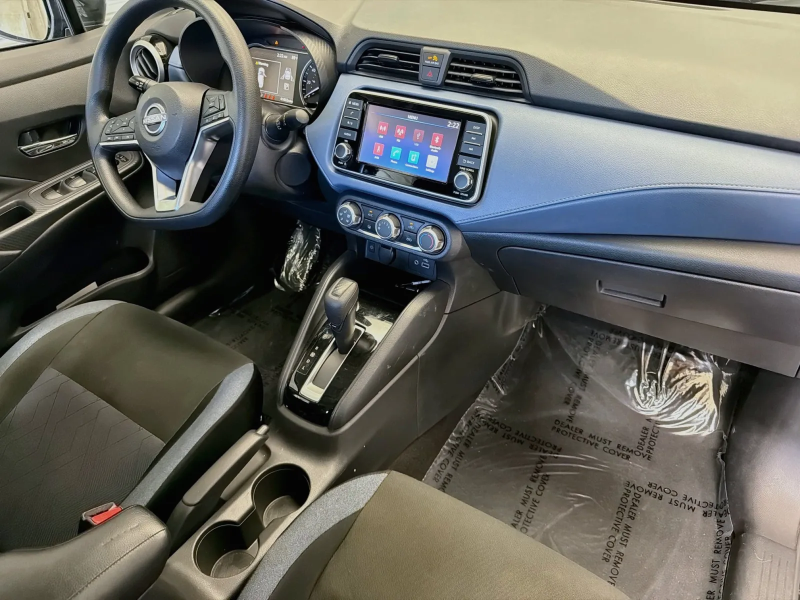 Nissan Versa photo 12