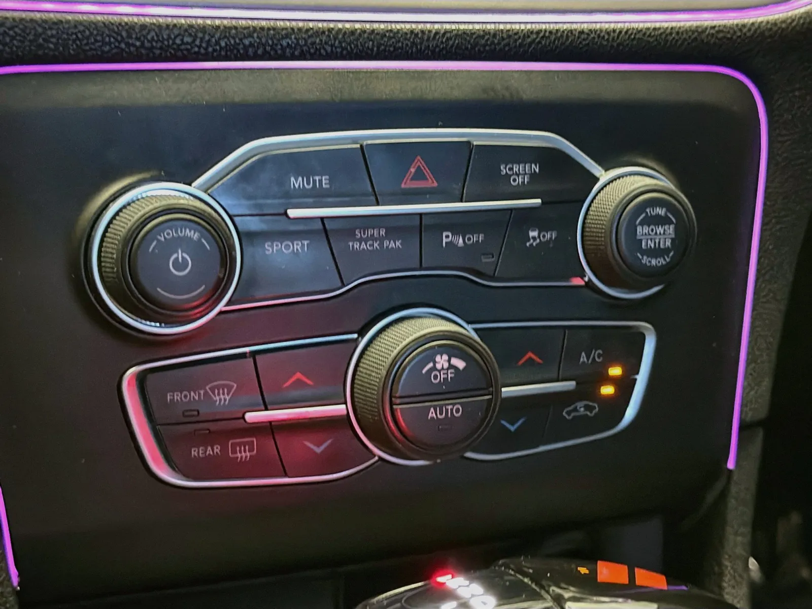 Dodge Charger photo 10
