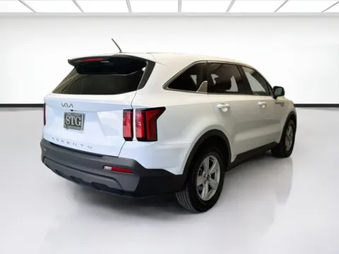More photos of 2022 Kia Sorento LX at STG Montclair, CA