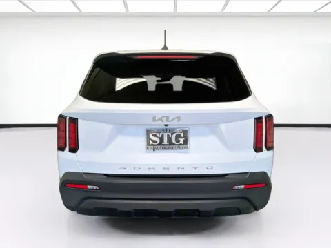 More photos of 2022 Kia Sorento LX at STG Montclair, CA
