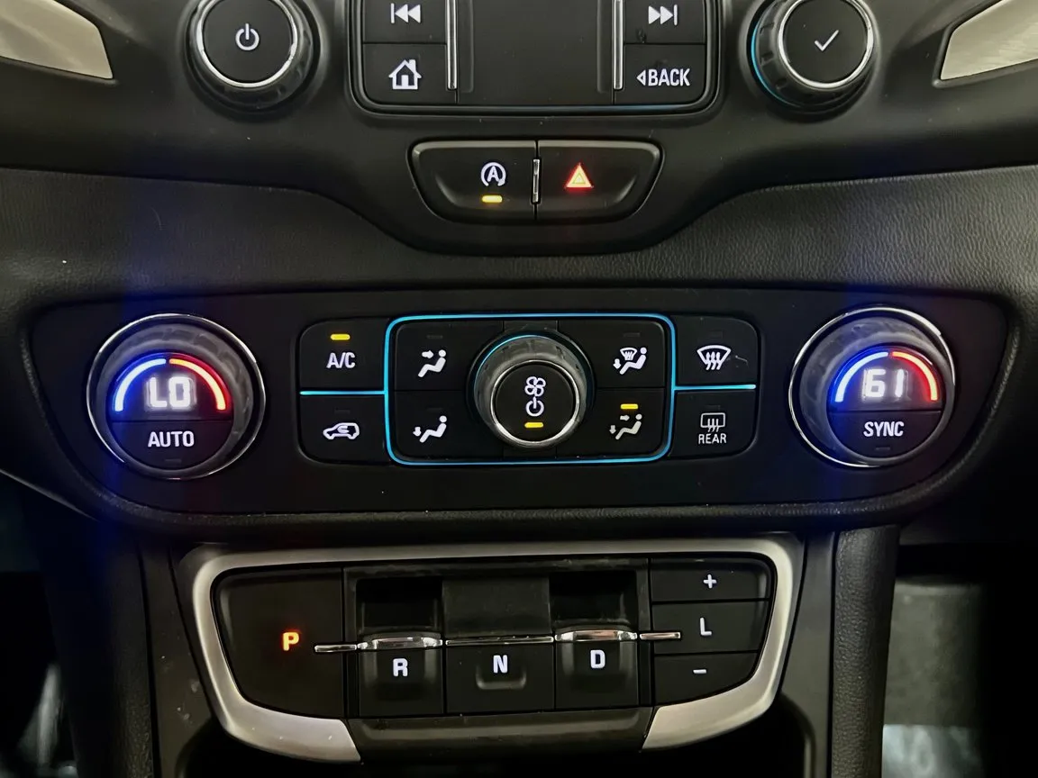 GMC Terrain photo 11