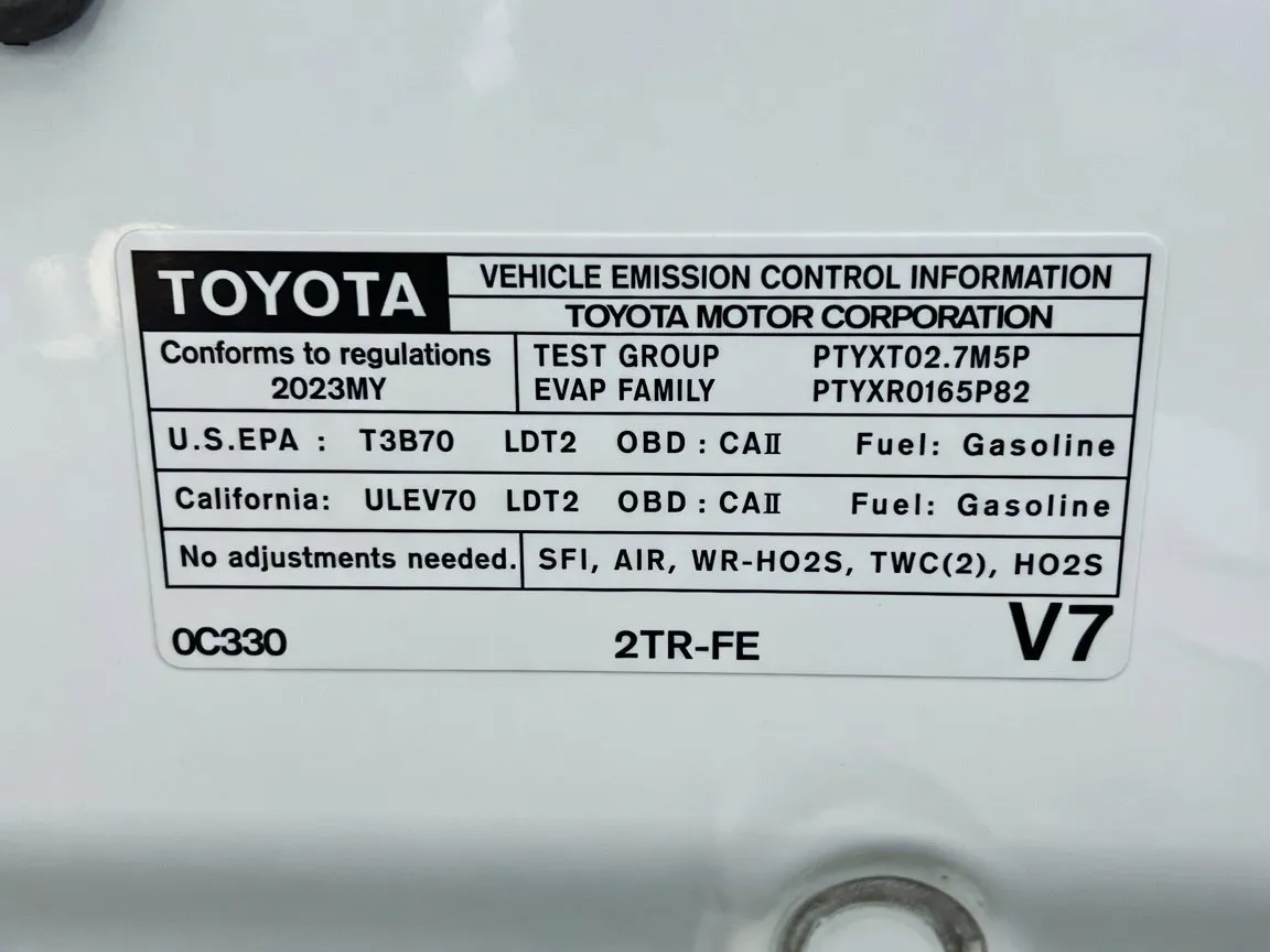 Toyota Tacoma photo 19