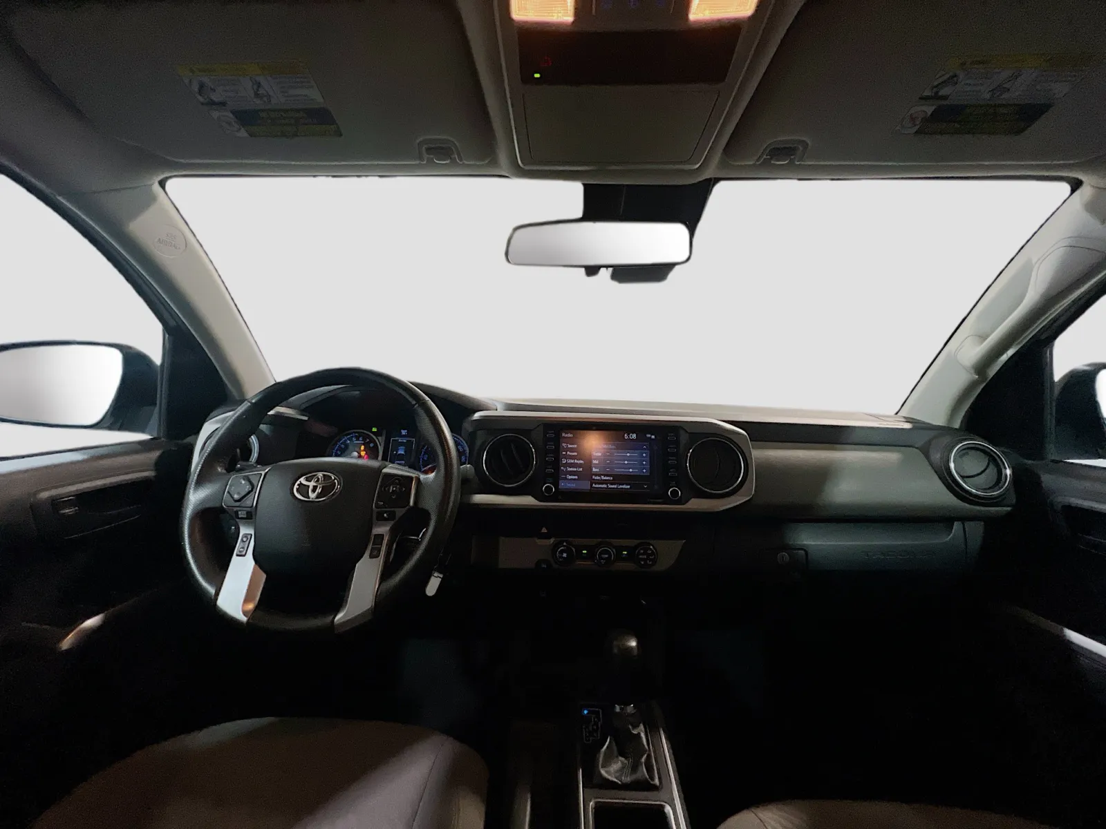 Toyota Tacoma photo 15