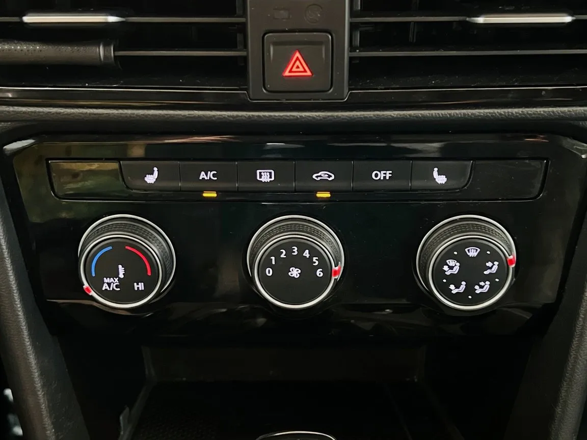 Volkswagen Taos photo 11