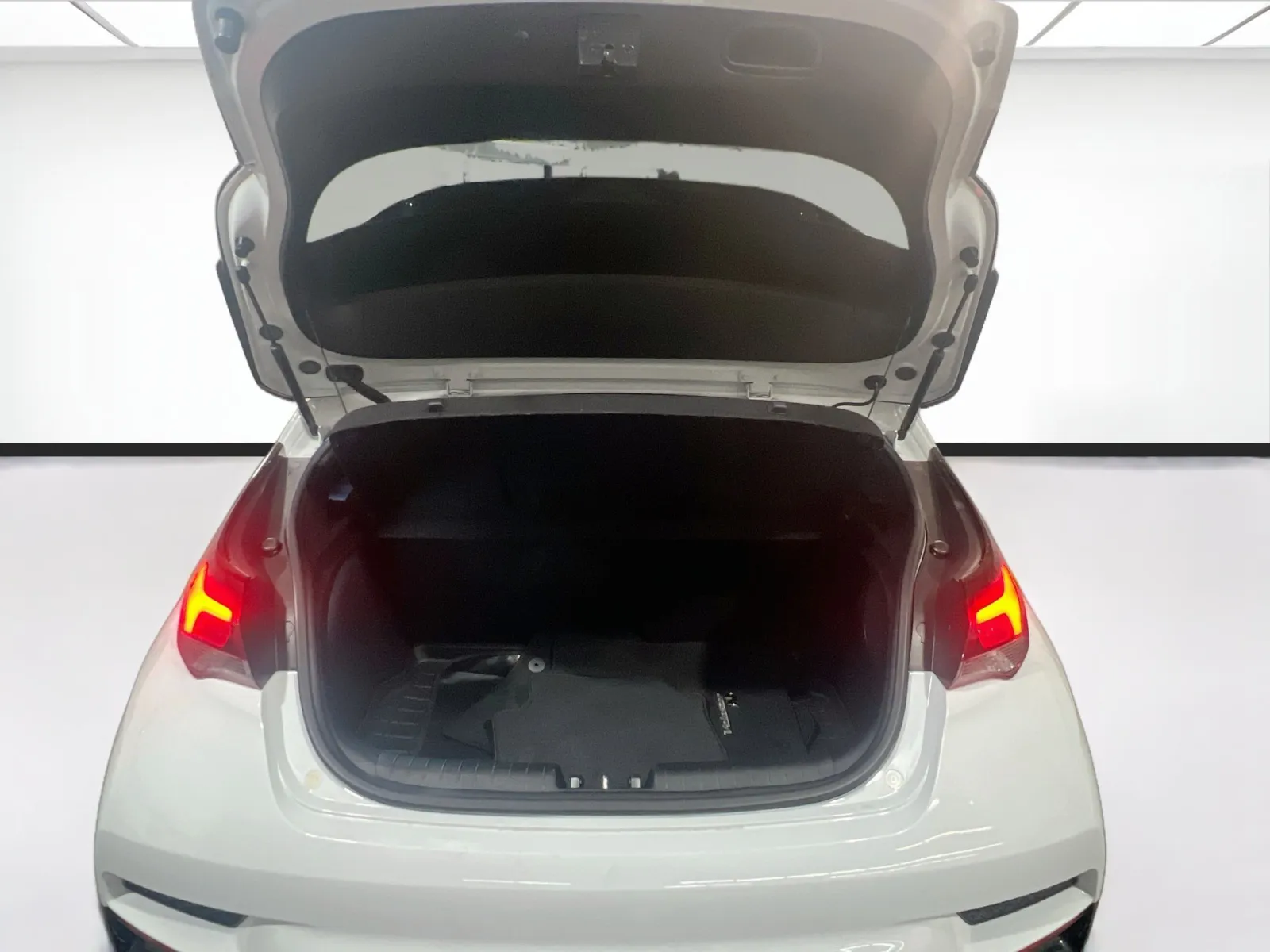 Hyundai Veloster photo 18