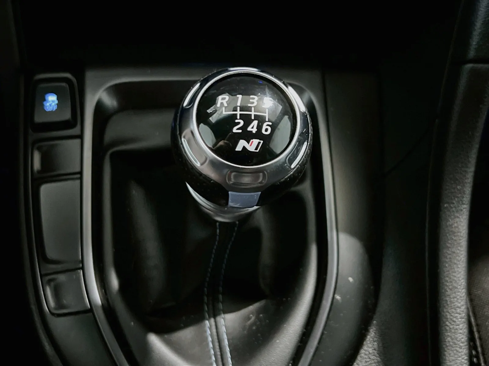Hyundai Veloster photo 12