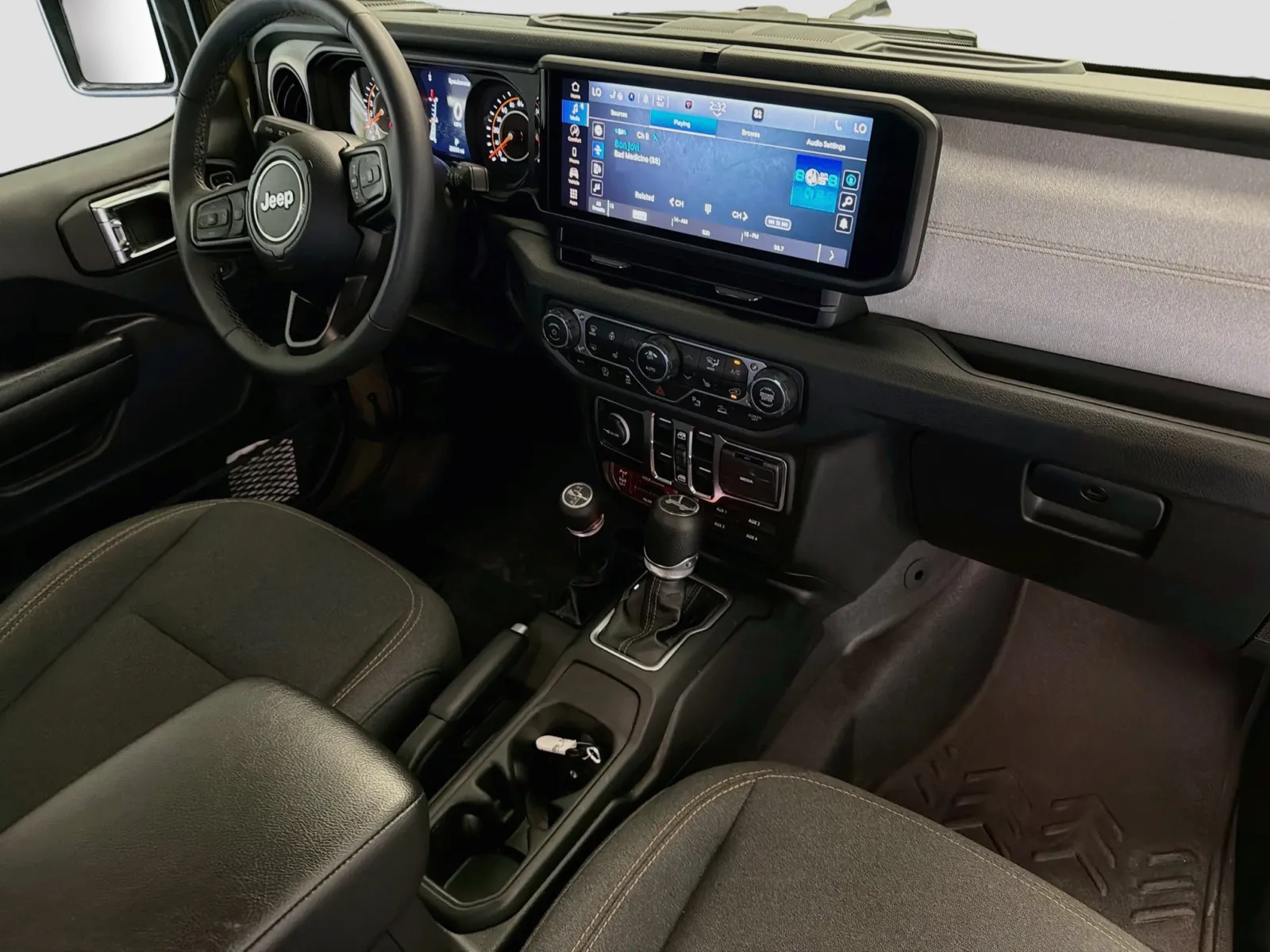 Jeep Wrangler photo 12