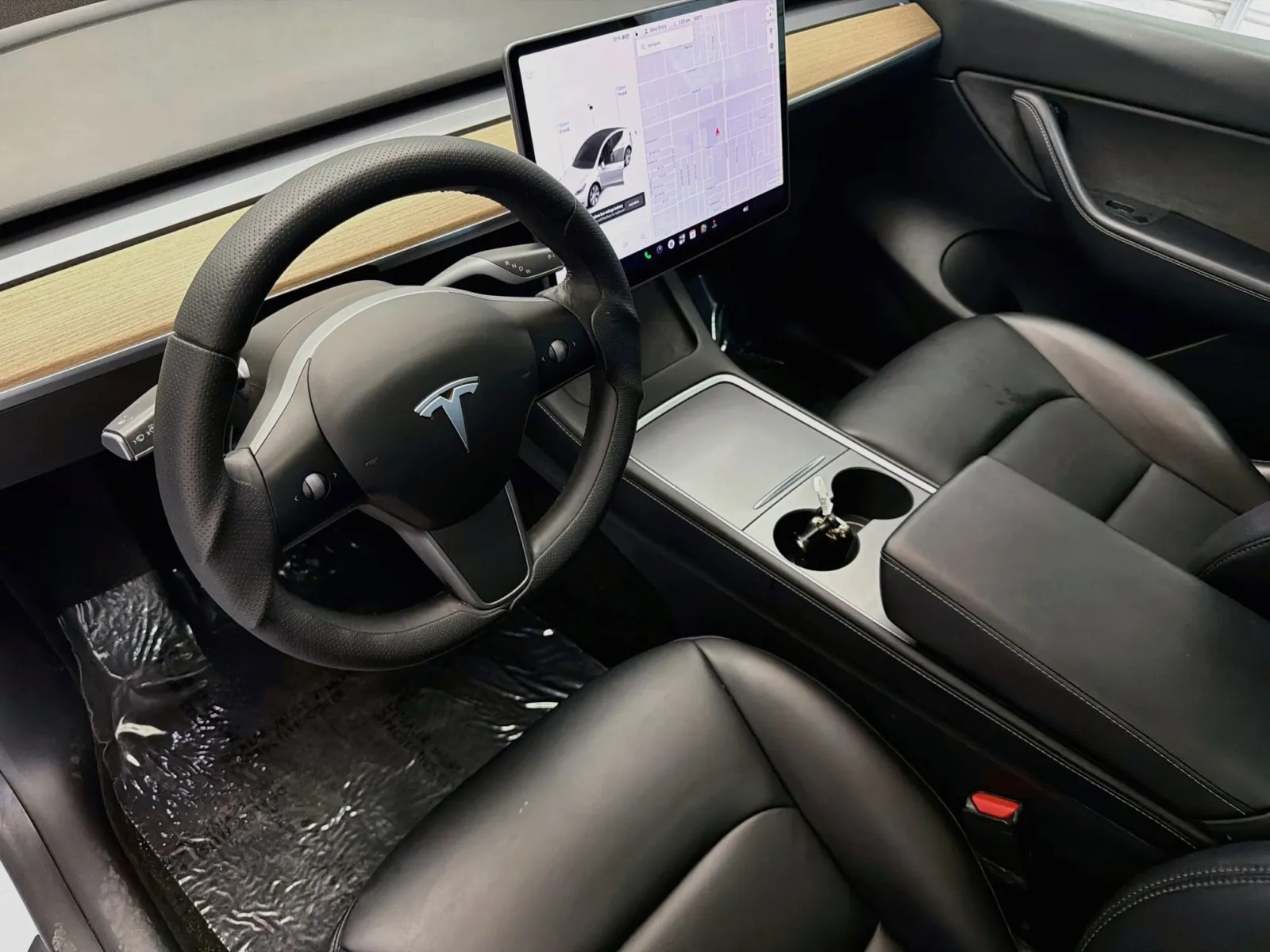 Tesla Model Y photo 7