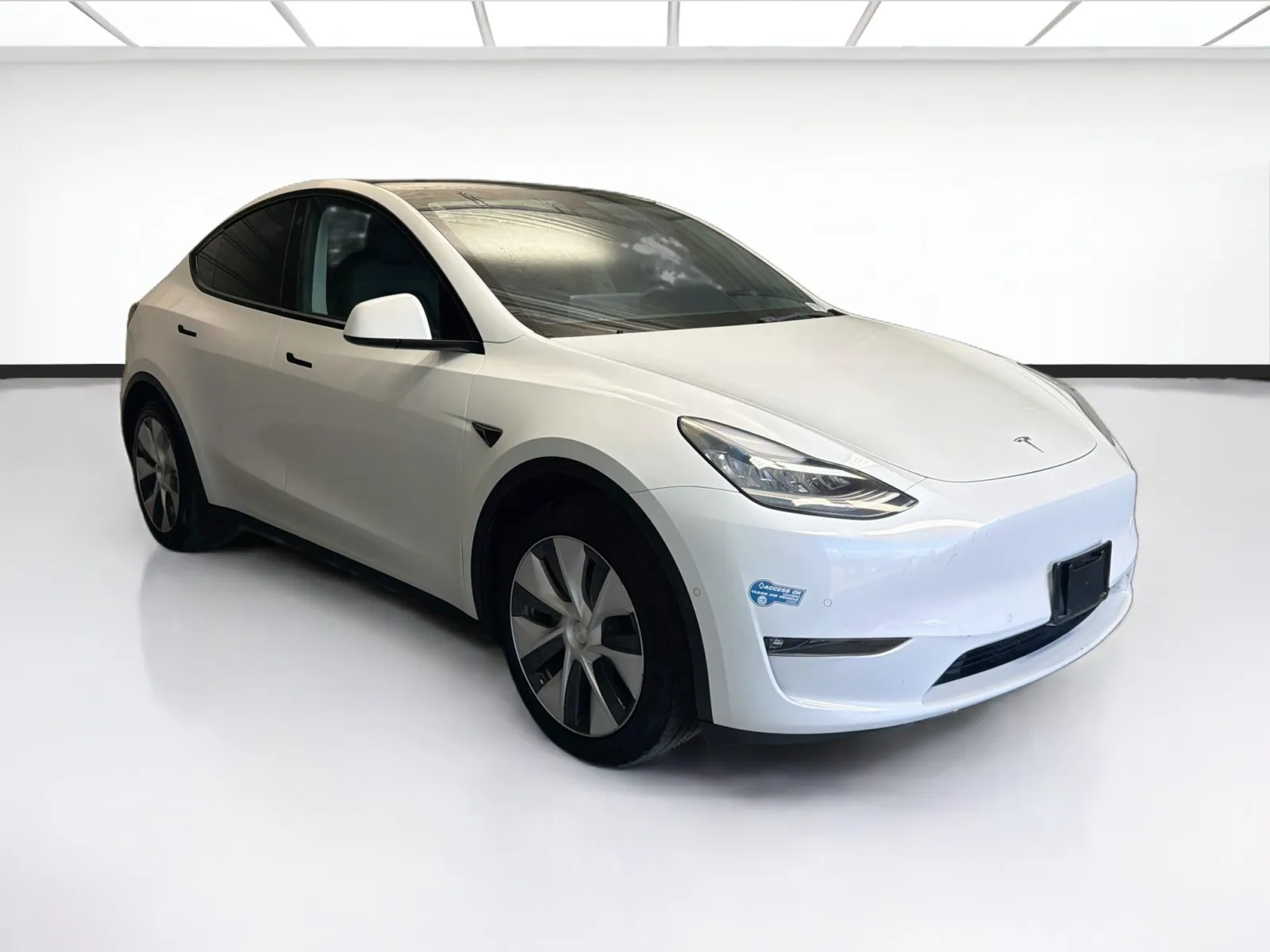 Tesla Model Y photo 3
