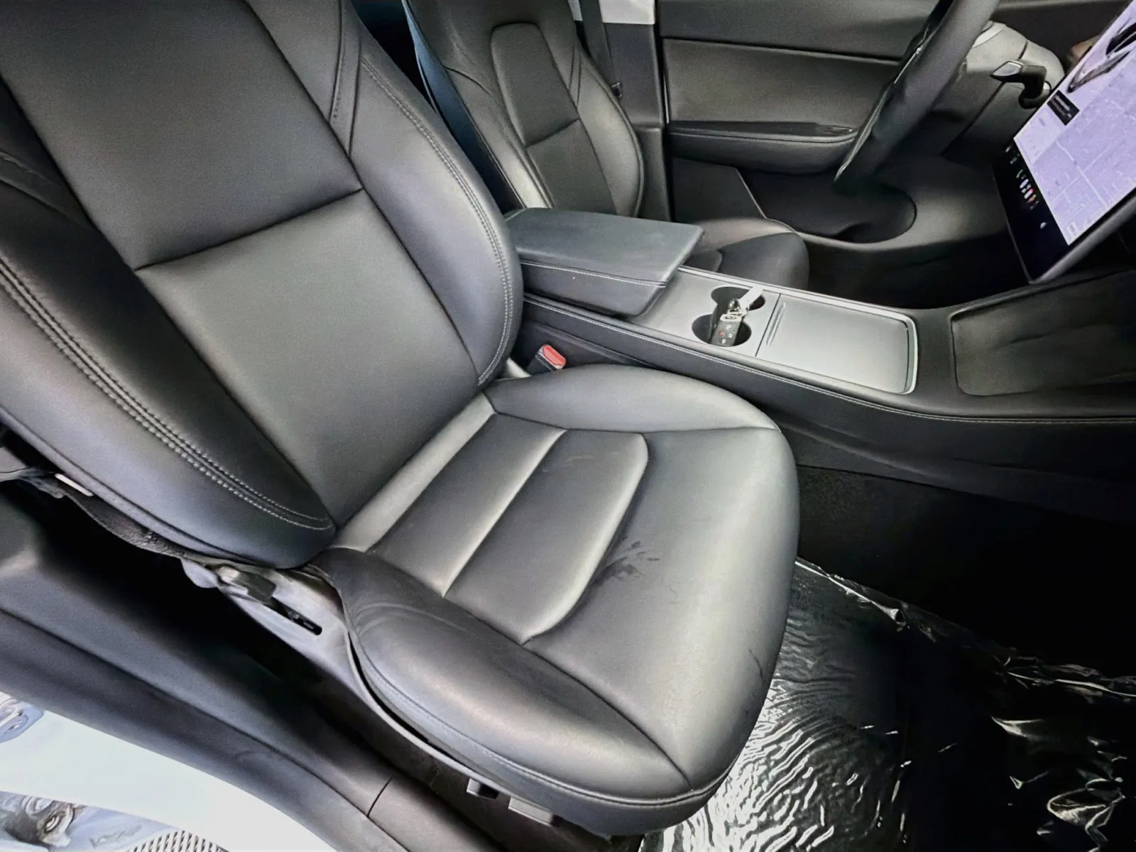 Tesla Model Y photo 15