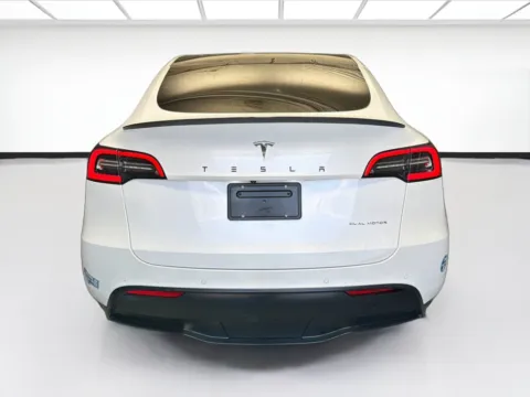 More photos of 2021 Tesla Model Y Long Range at STG Montclair, CA