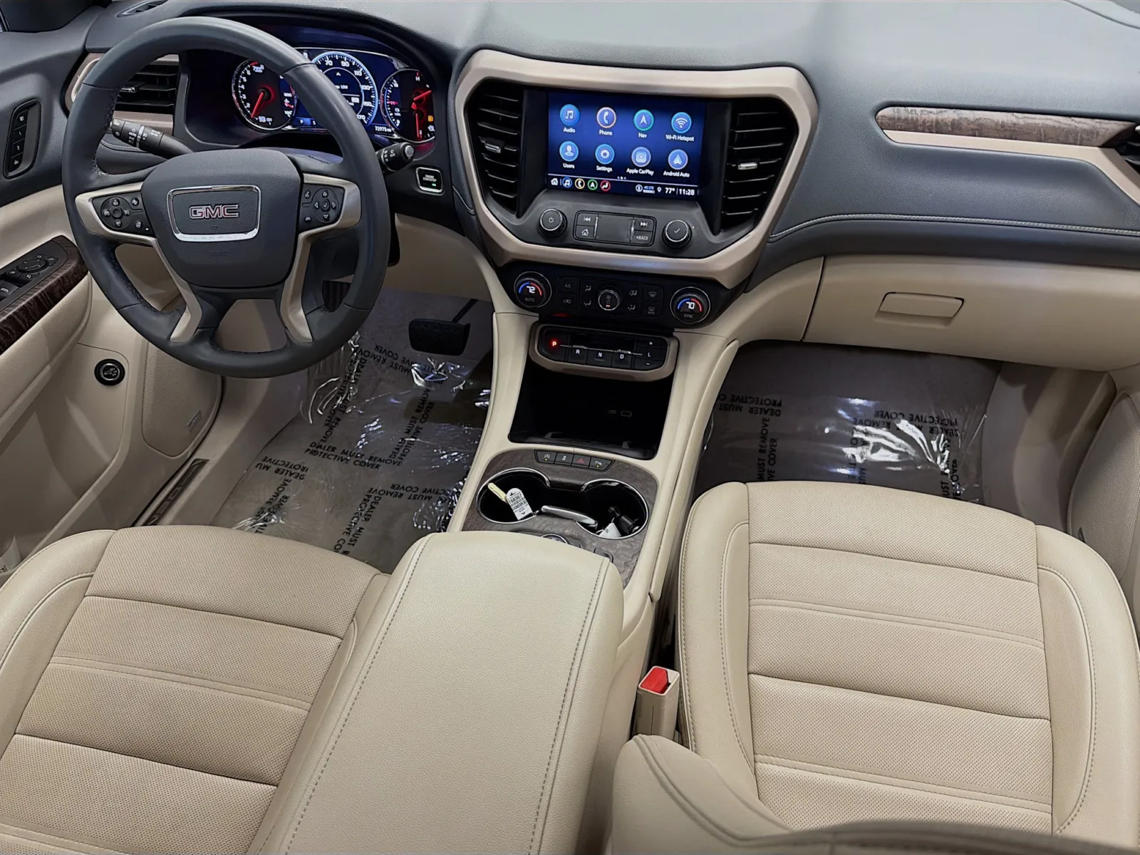 GMC Acadia photo 12