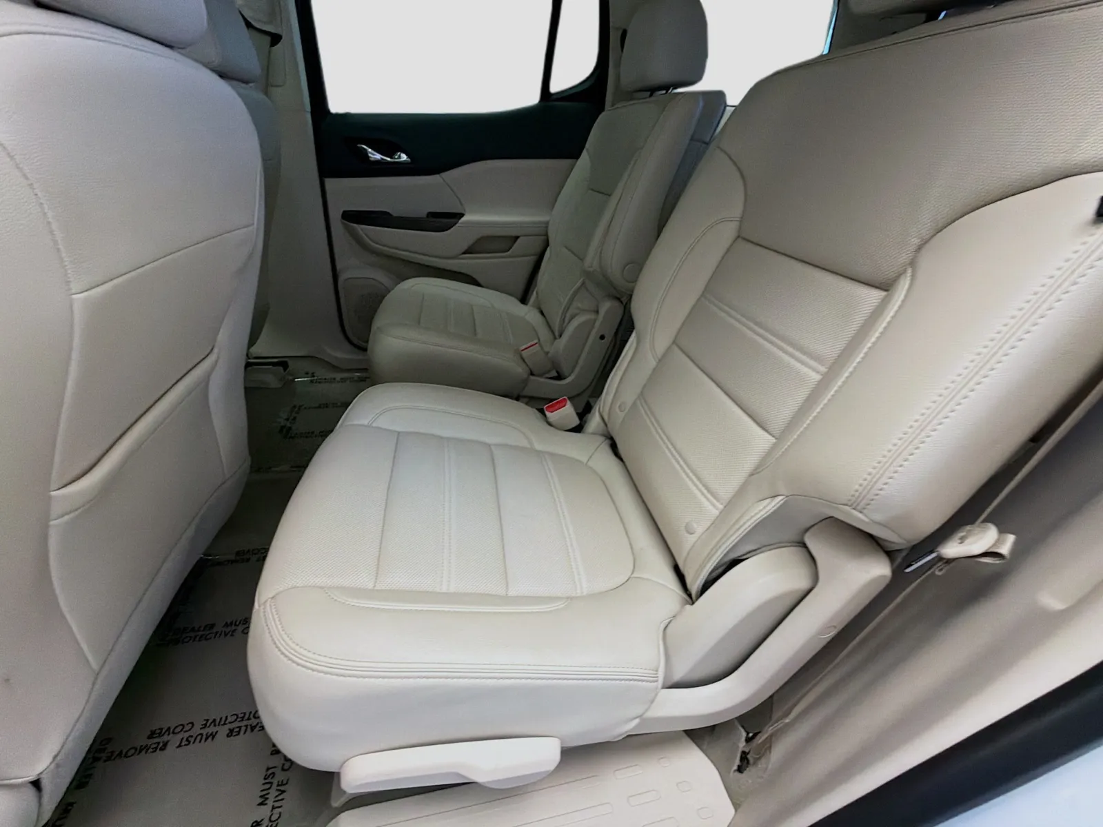 GMC Acadia photo 13