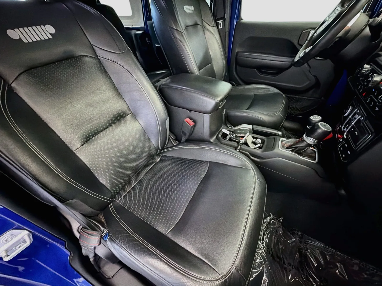 Jeep Wrangler photo 15