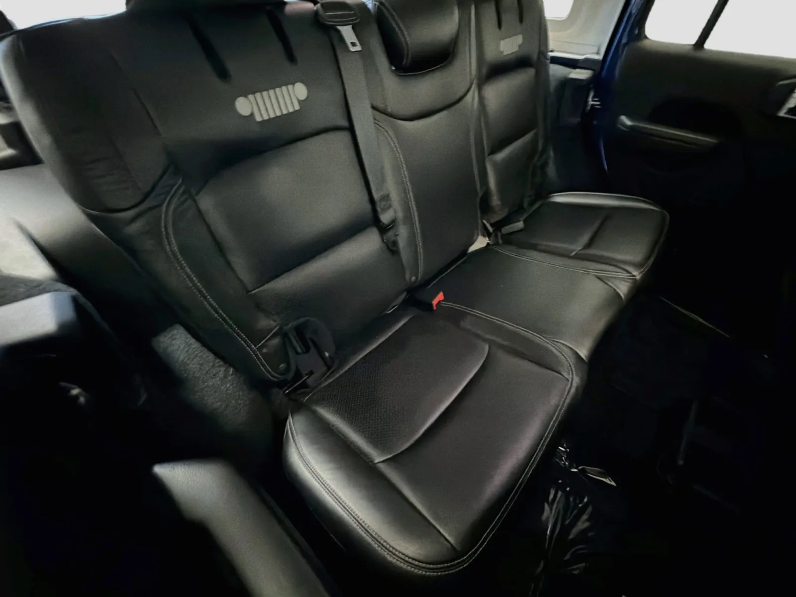 Jeep Wrangler photo 14