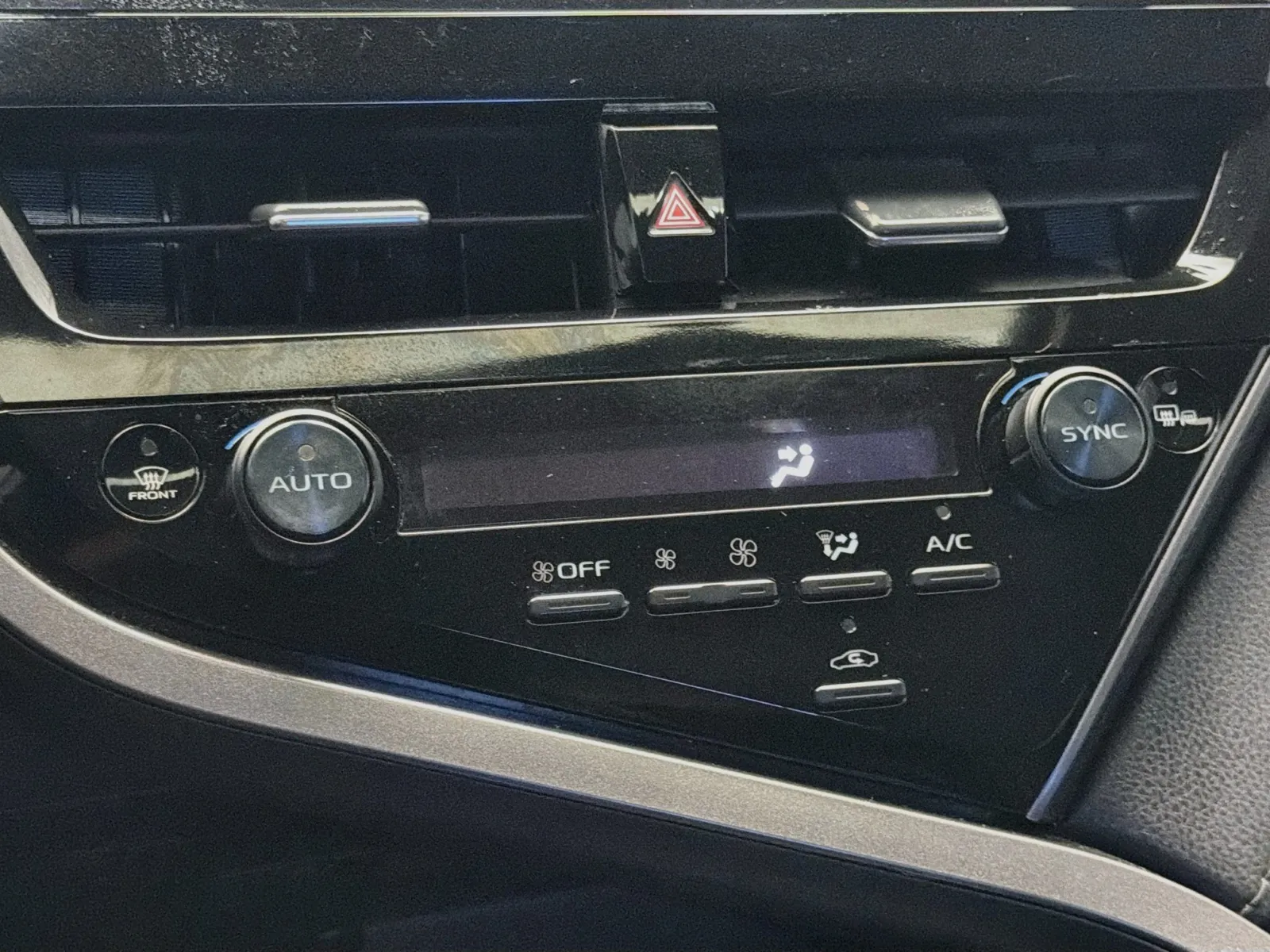 Toyota Camry photo 10