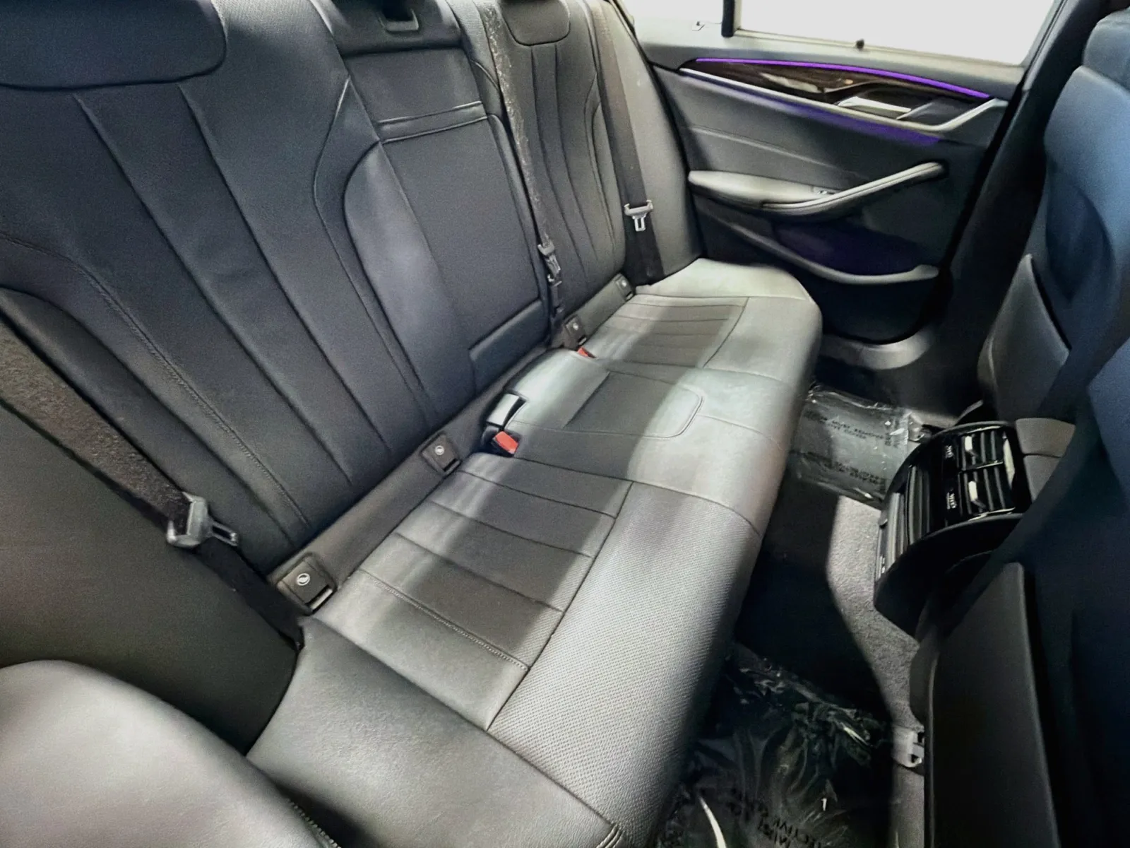 BMW 5 Series photo 14