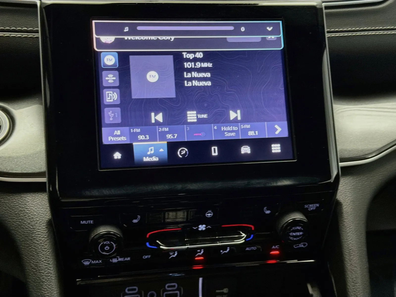 Jeep Grand Cherokee L photo 9