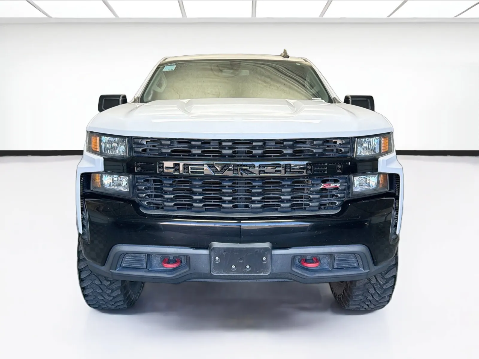 Chevrolet Silverado photo 2