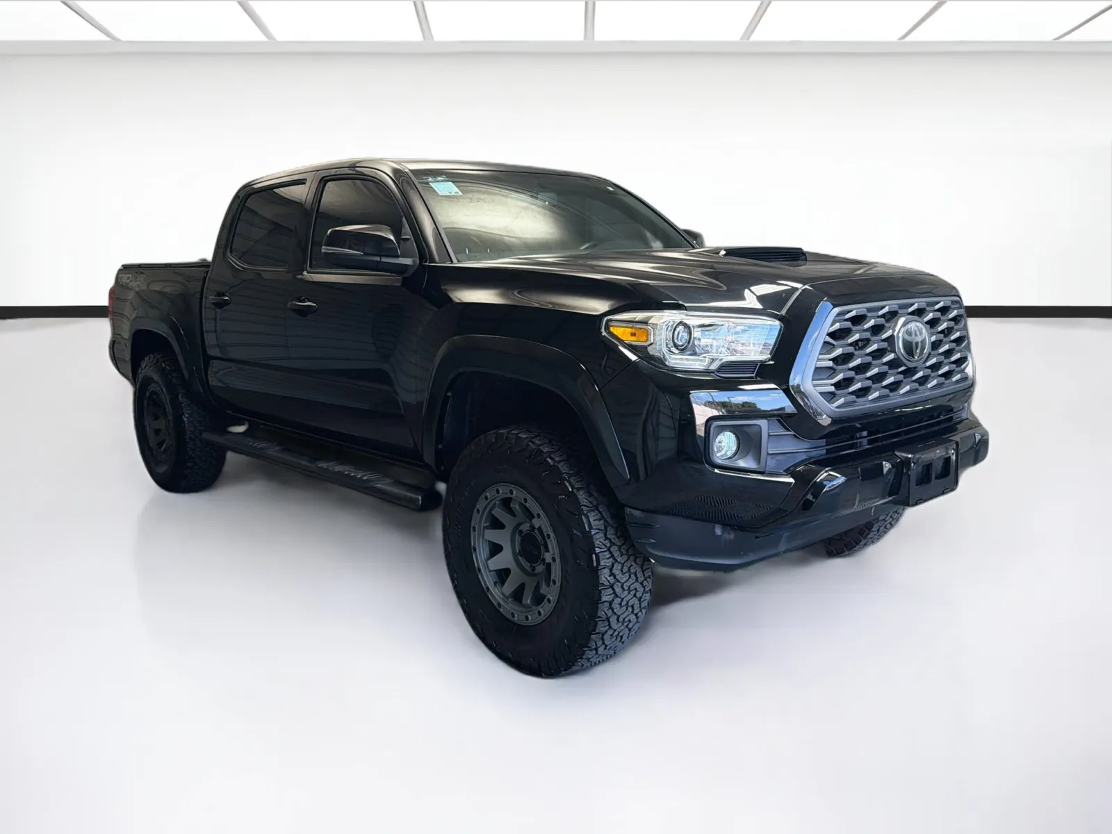 Toyota Tacoma photo 3