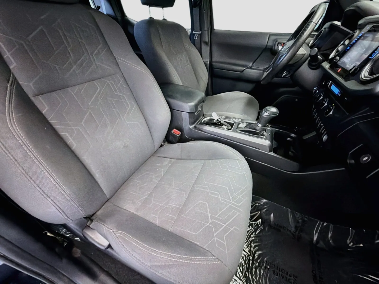 Toyota Tacoma photo 15