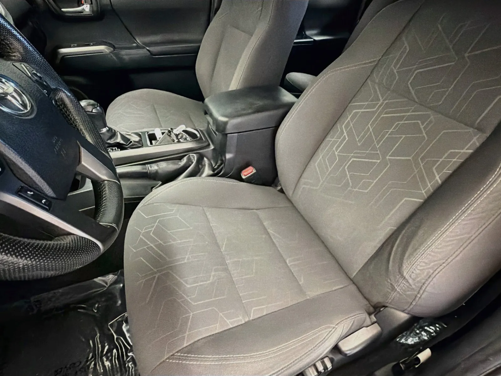 Toyota Tacoma photo 11