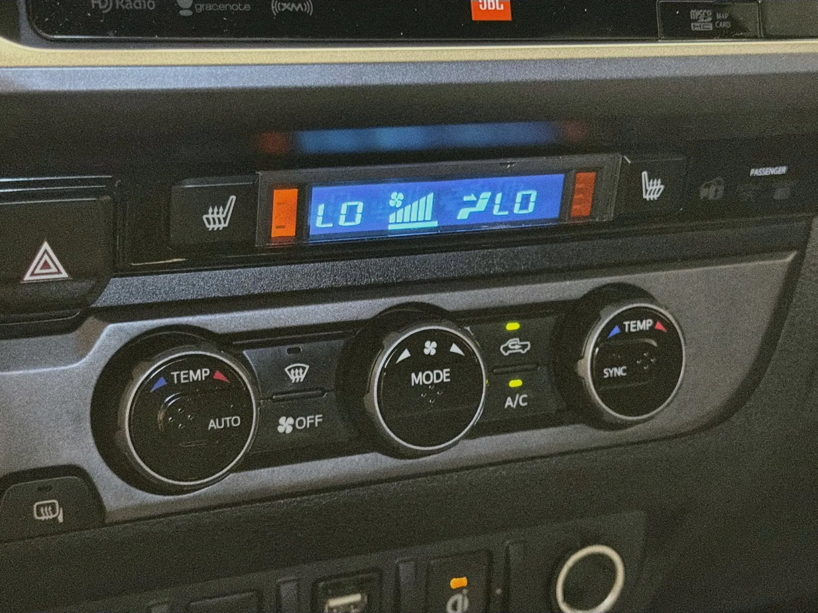 Toyota Tacoma photo 10